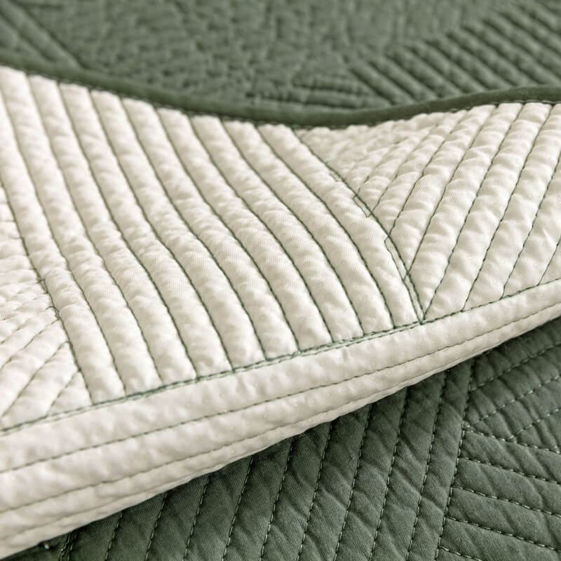Minimalistischer Ganzjähriger Einfarbiger Baumwoll-Quilt mit geometrischem Muster Rutschfester Couch-Abdeckung