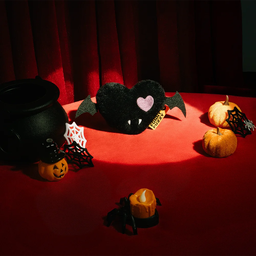 FUNNYFUZZY Halloween Plüsch Quietschespielzeug für Hunde - Fledermaus Herz
