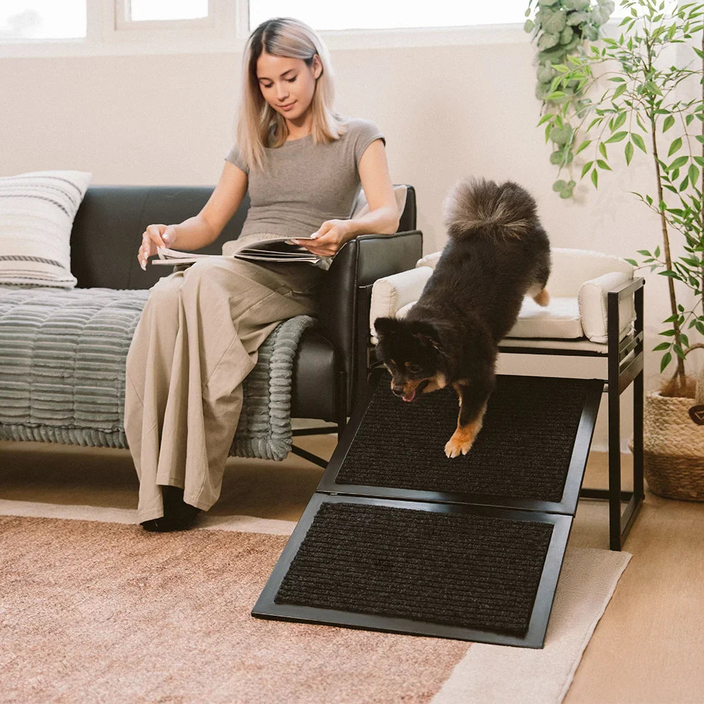 Erhöhtes Haustier-Schlafsofa mit Treppe für das Bett oder Hundefensterplatz - Haustierfreundliches Schlafzimmer