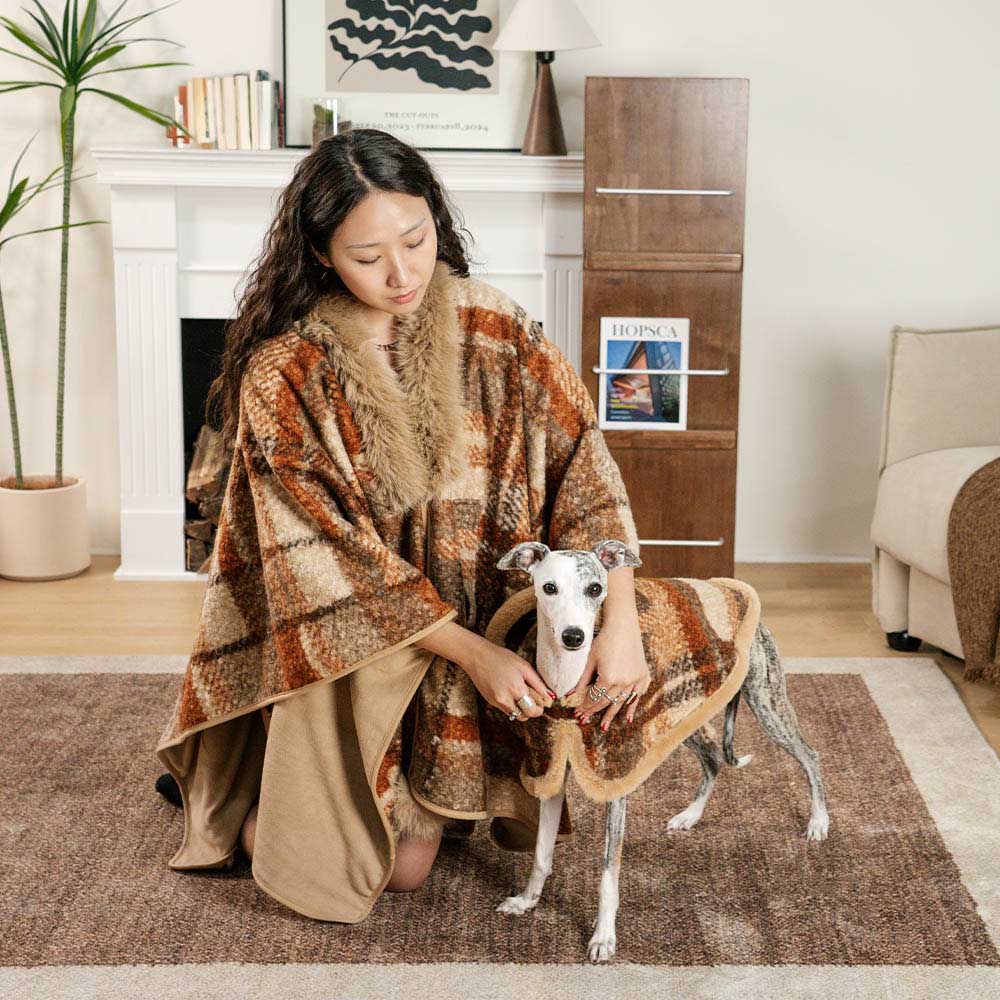 Klassischer Karierter Warmer Poncho für Mensch und Hund - Festliche Begleiter