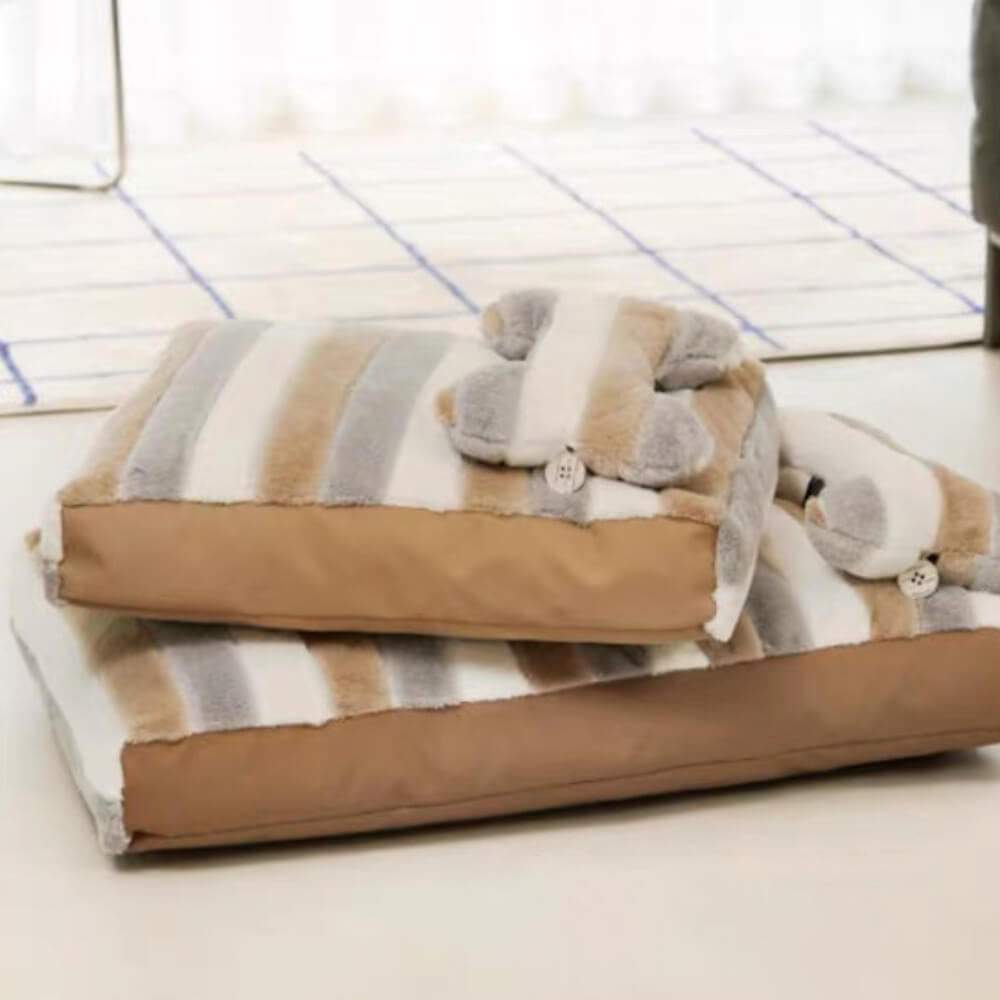 Deluxe-Hundebett aus gestreiftem Plüsch mit Kissen