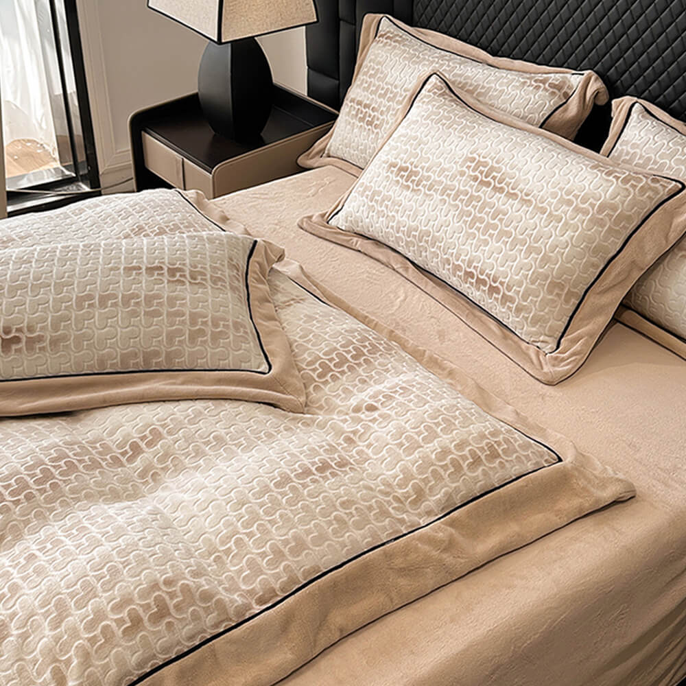 Luxuriöses Doppelseitiges Warmes Bettlakenset aus Milchsamt