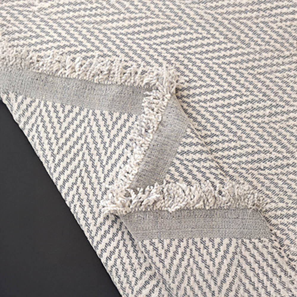 Hochwertiger Chenille-Textur-Sofabezug mit stilvollen Fransen