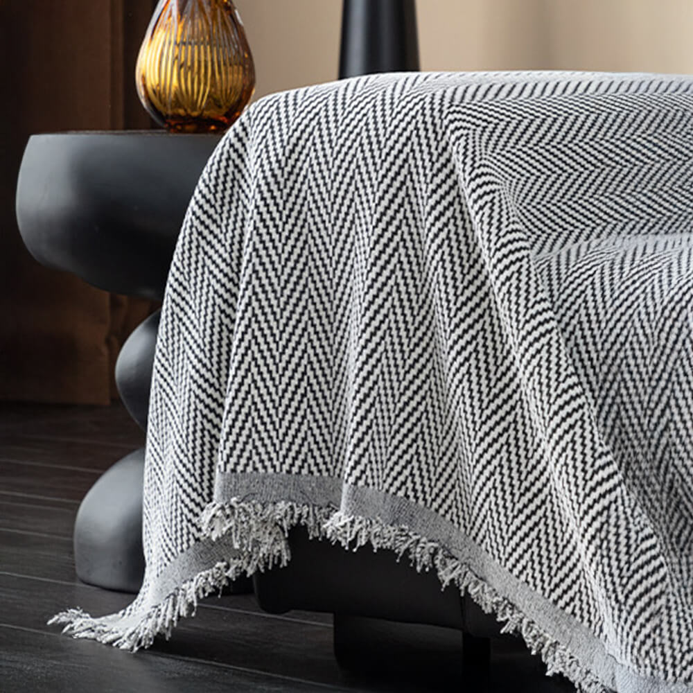 Hochwertiger Chenille-Textur-Sofabezug mit stilvollen Fransen
