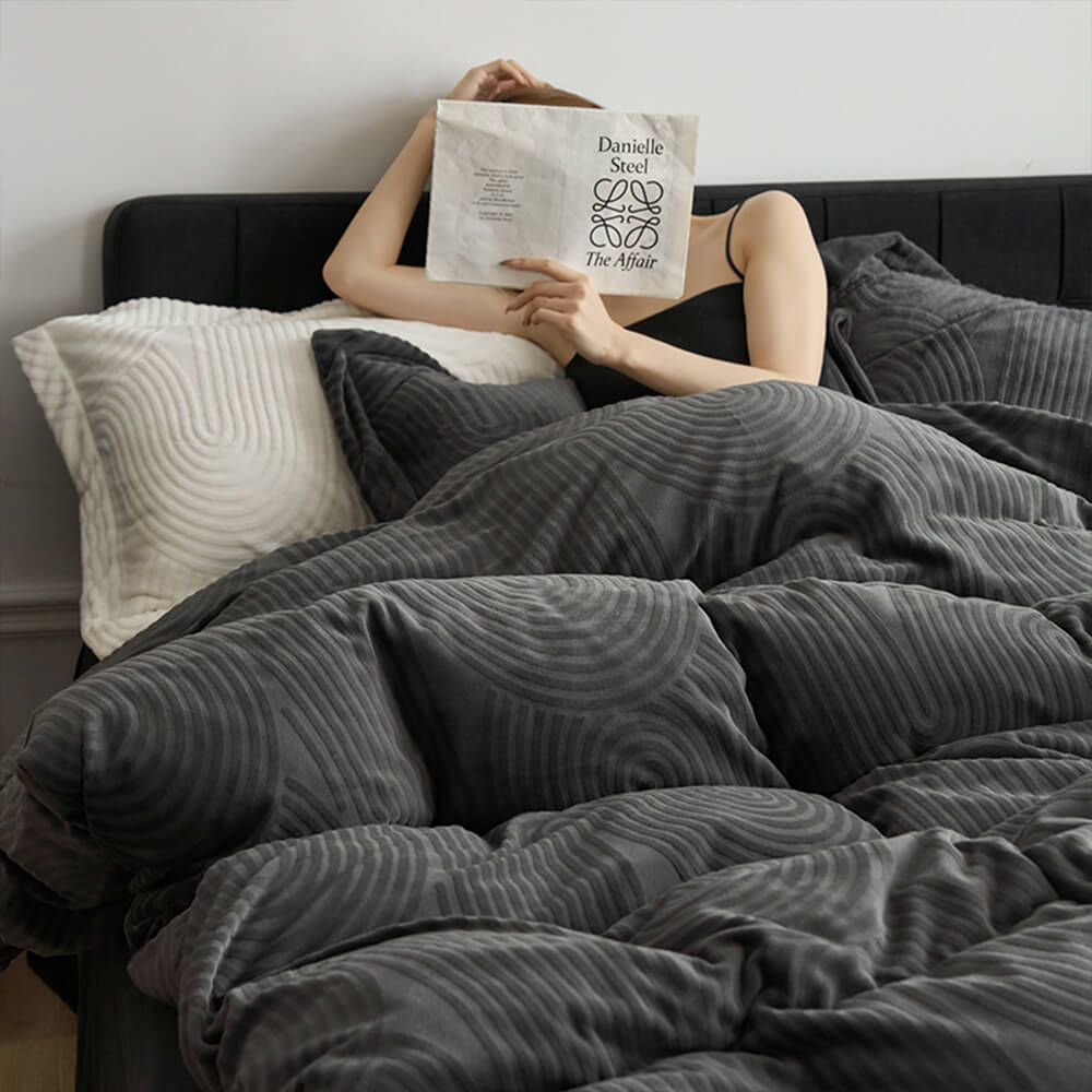 Weiches Strukturiertes Elegantes Minimalistisches Bettwäscheset aus Milchsamt