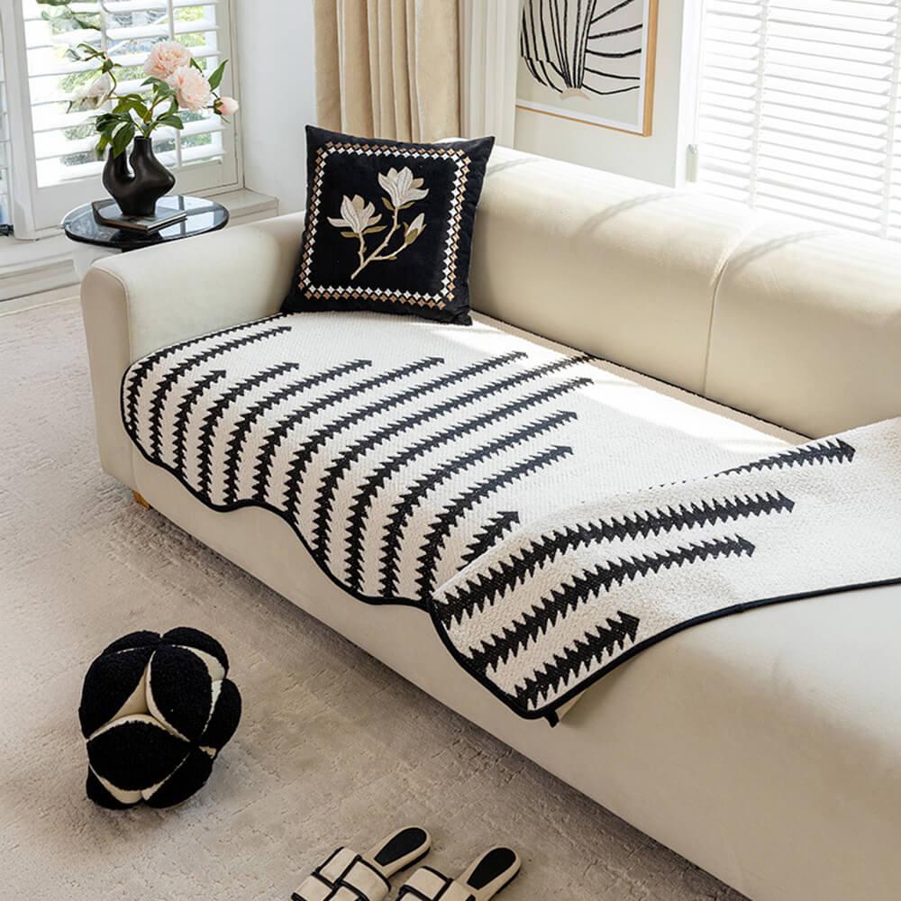 Moderner Chevron-Streifen Chenille Sofaüberwurf mit wellenförmigen Rändern