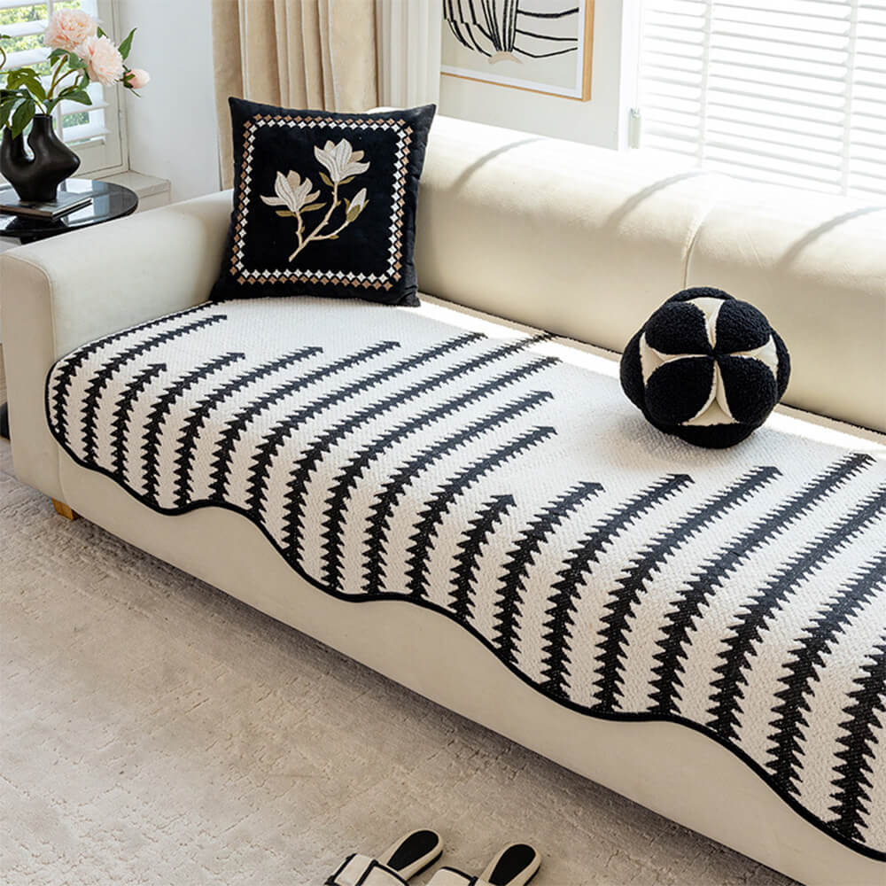 Moderner Chevron-Streifen Chenille Sofaüberwurf mit wellenförmigen Rändern