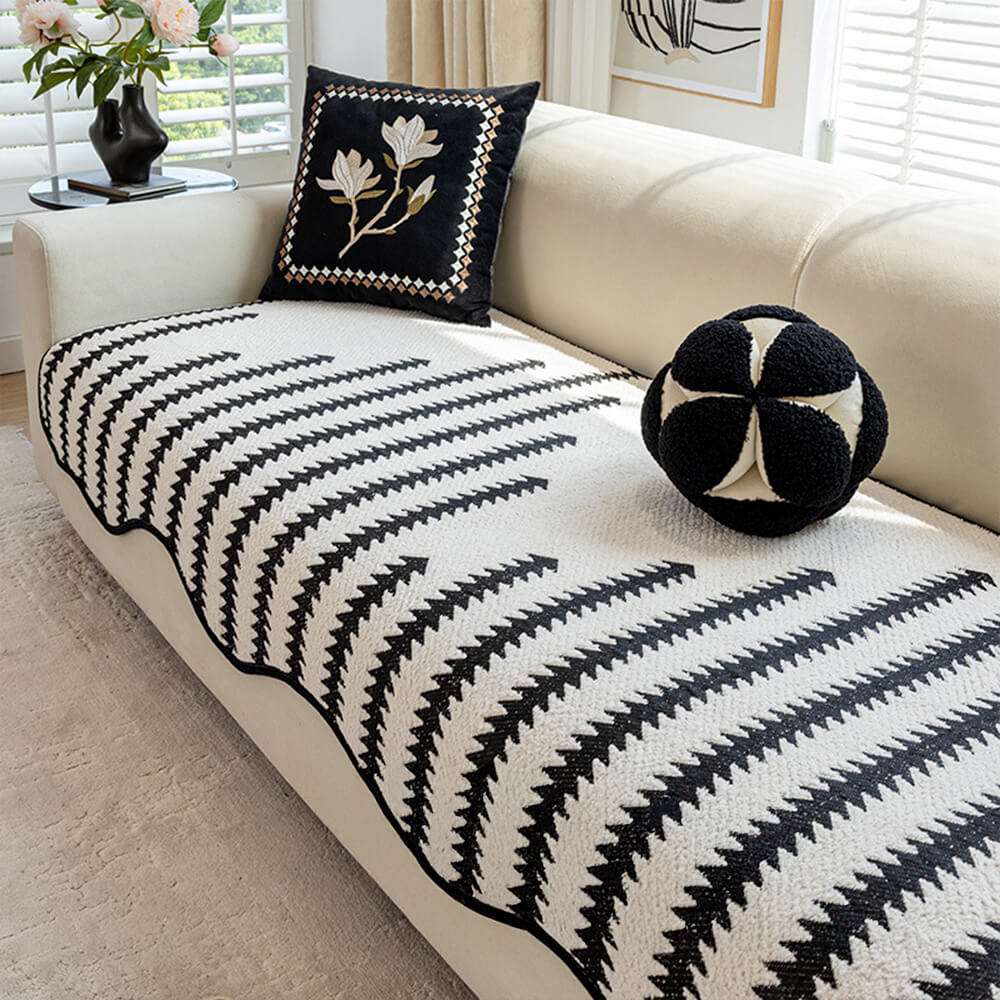 Moderner Chevron-Streifen Chenille Sofaüberwurf mit wellenförmigen Rändern