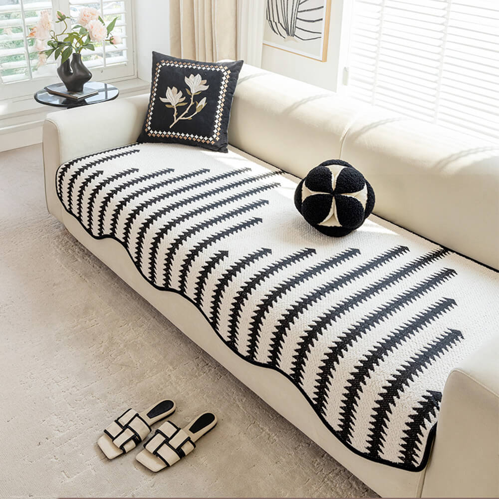 Moderner Chevron-Streifen Chenille Sofaüberwurf mit wellenförmigen Rändern