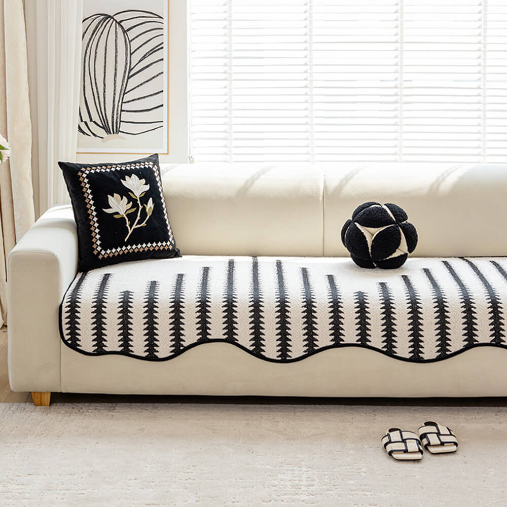 Moderner Chevron-Streifen Chenille Sofaüberwurf mit wellenförmigen Rändern