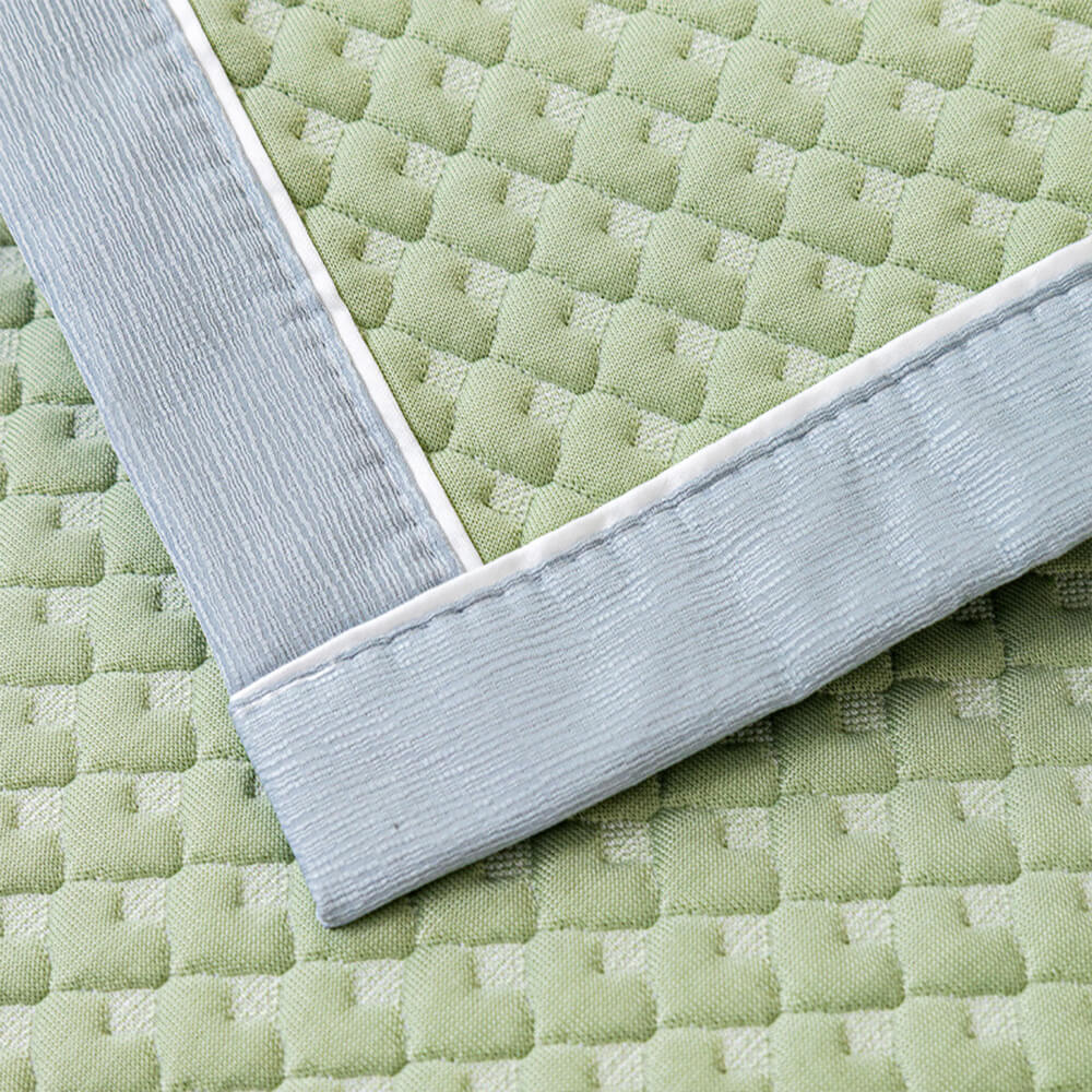 Kühlende Herz-Prägung Massage-Textur Rutschfester Sofabezug