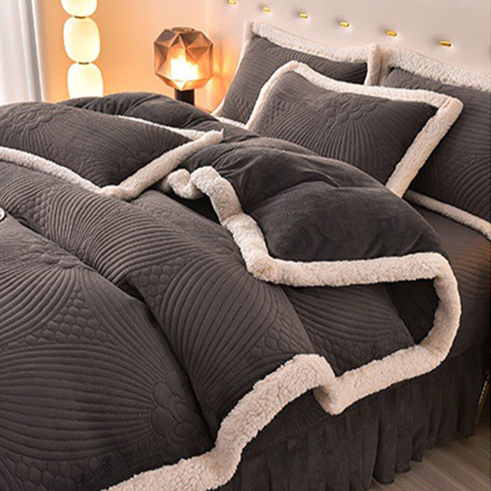 Gemütliches Gestepptes Bettrock-Set aus dickem Milchvlies mit Blumenmuster