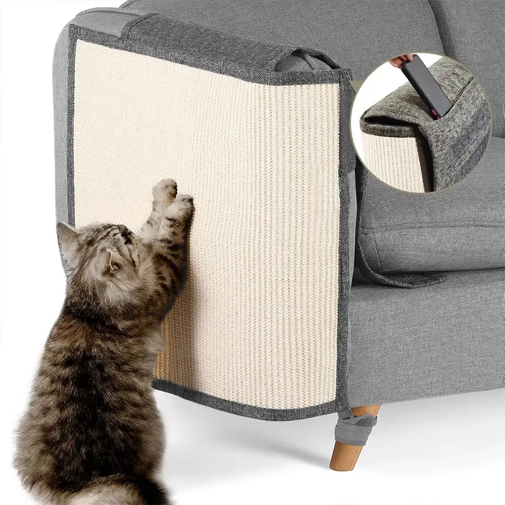Vollständig umhüllte Katzenkratzmatte aus Kunstsisal zum Schutz von Sofarückenlehnen für Katzen