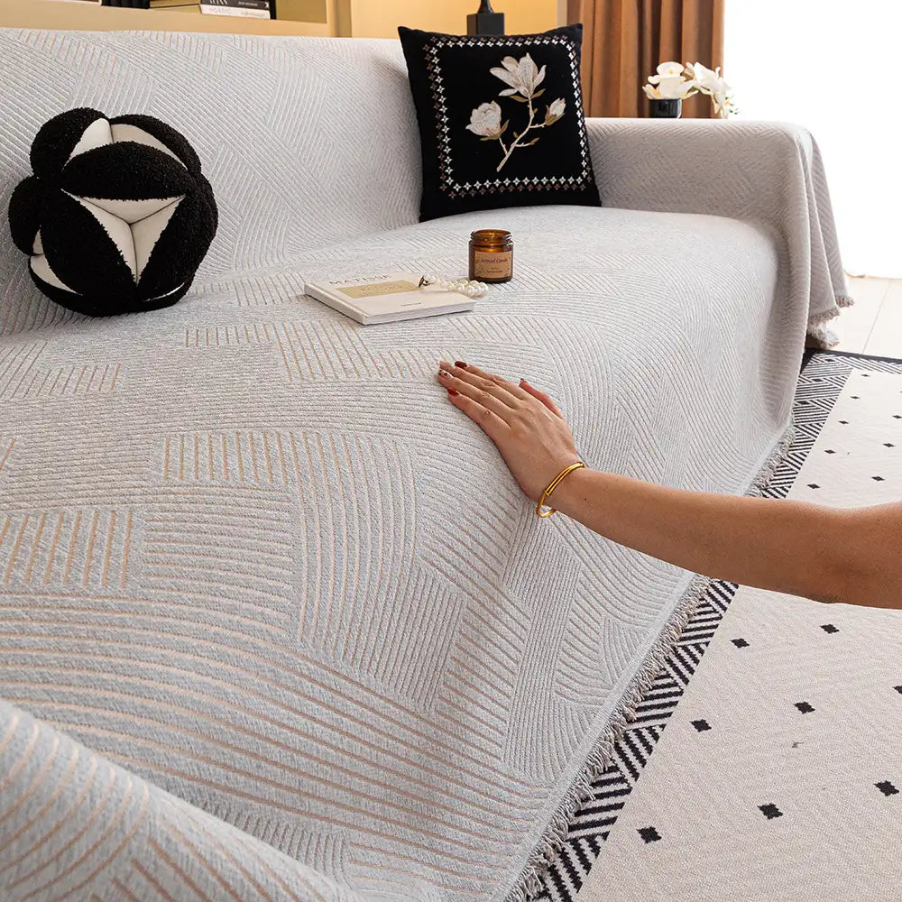 Moderner Streifen Chenille Kratzfester Sofaschoner Couchüberwurf