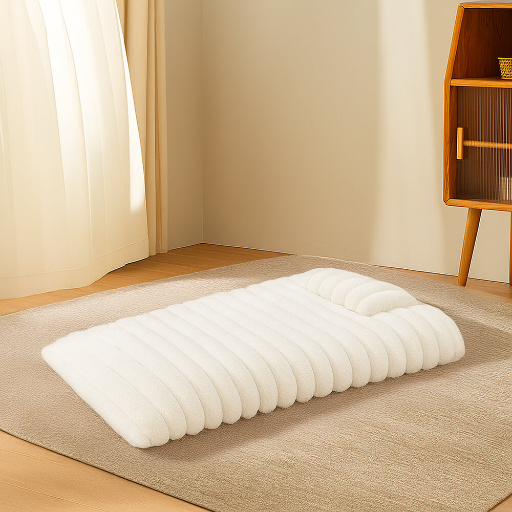 Plüschiges, flauschiges, dickes, beruhigendes Hundebett mit Kissen