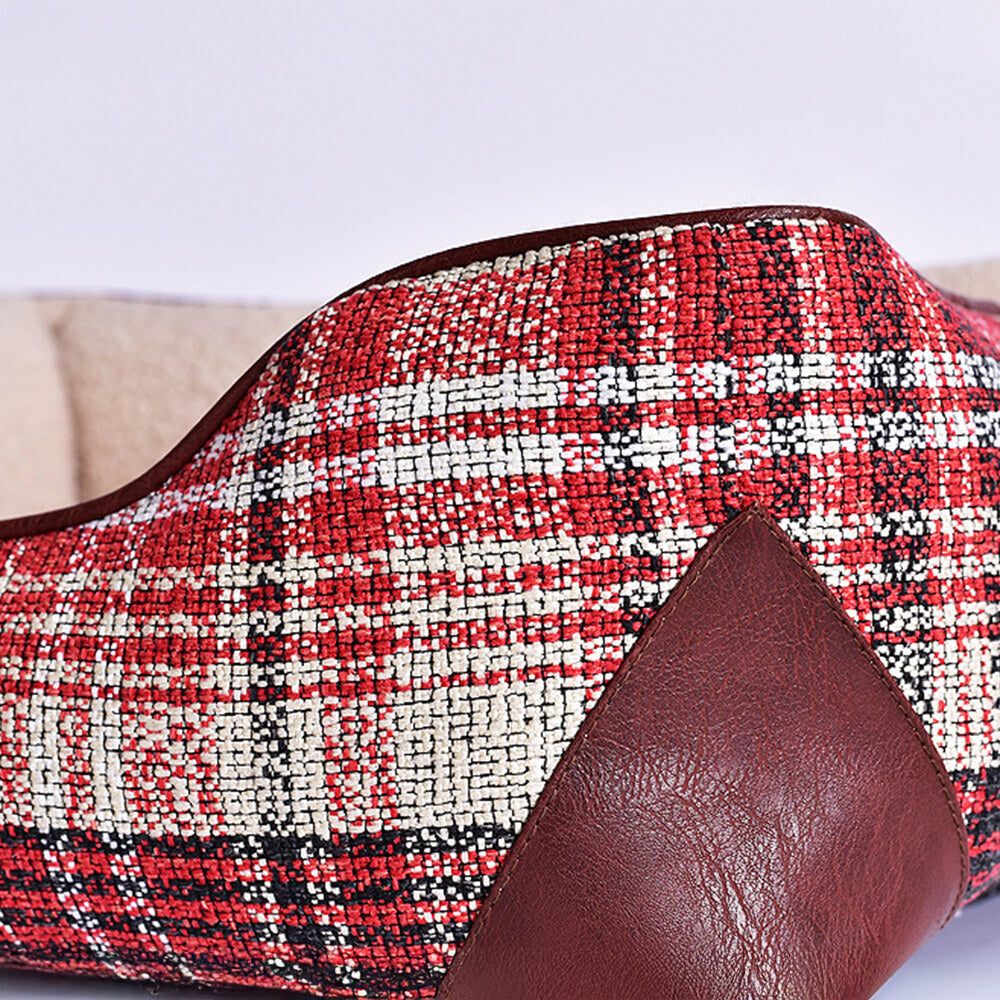 Quadratisches Hunde- und Katzenbett aus PU-Leder im Vintage-Stil mit Karomuster und Sherpa-Optik