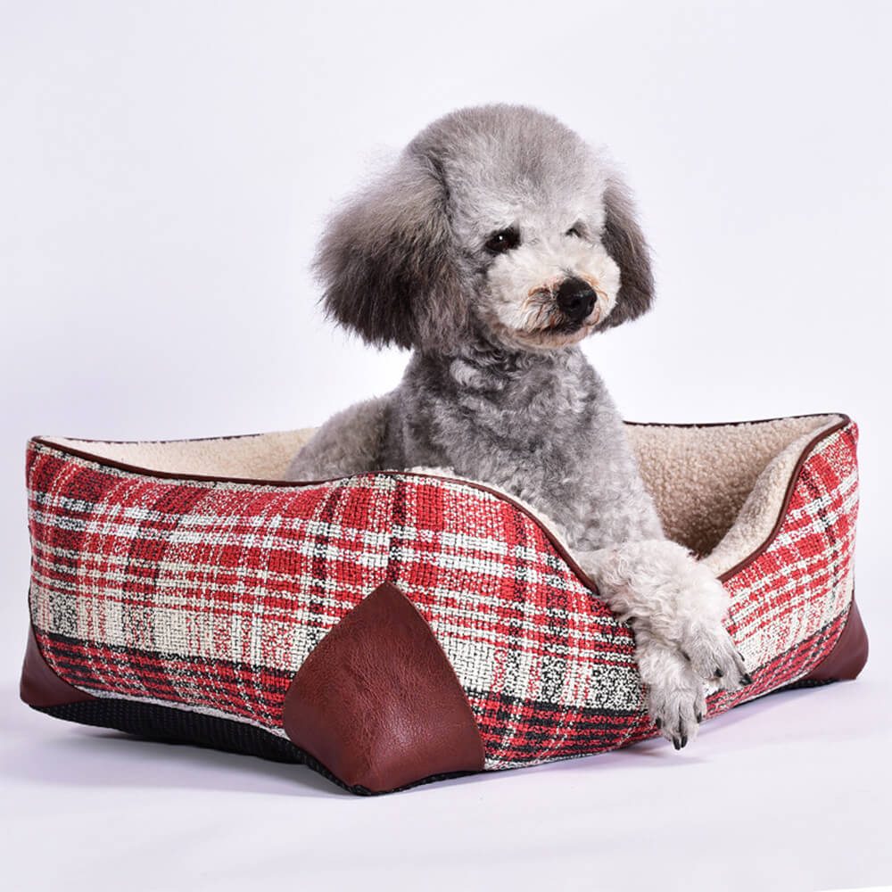Quadratisches Hunde- und Katzenbett aus PU-Leder im Vintage-Stil mit Karomuster und Sherpa-Optik