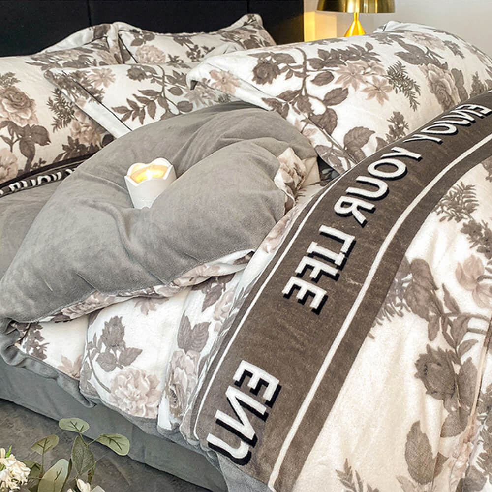 Elegantes Antistatisches  Wärmendes Bettlakenset aus Milchsamt im europäischen Stil