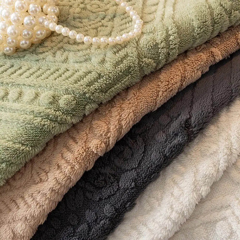 Ganzjahres-Nordic-Style-gestepptes Plüsch-Sofaüberwurf mit rutschfestem Boden