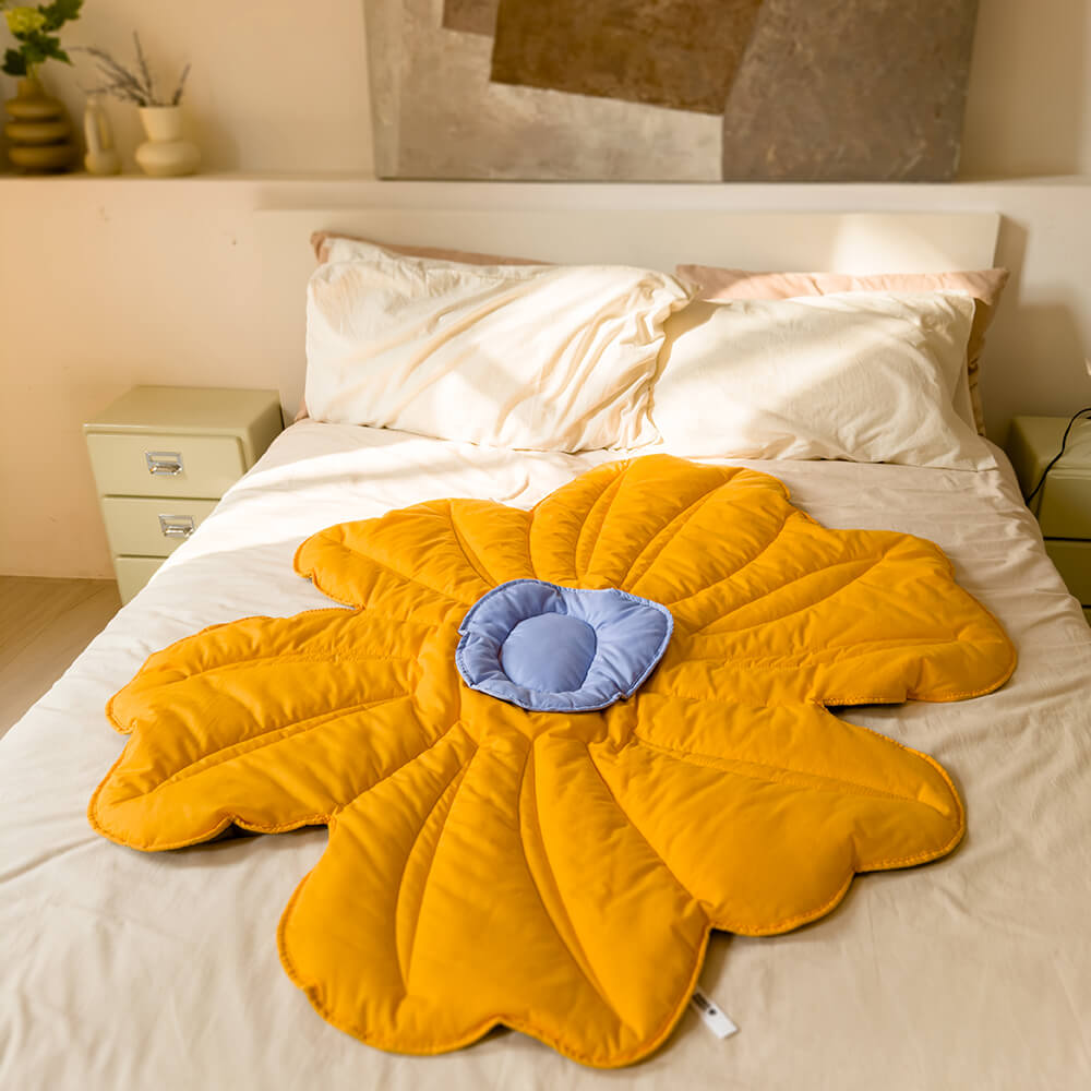 Supergroße Hundedecke in Blumenform für Menschen und Haustiere
