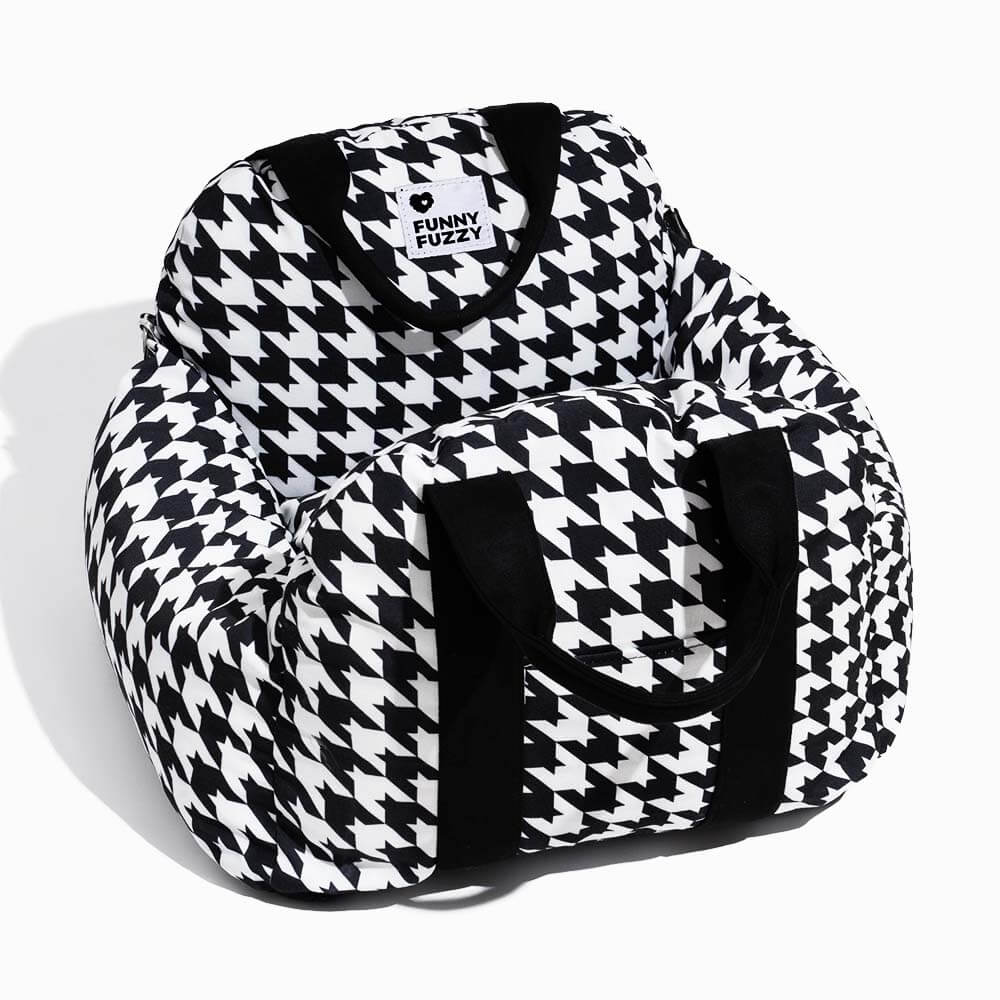 Hundebett im Autositz-Design mit Vintage Herzen und Schachbrettmuster