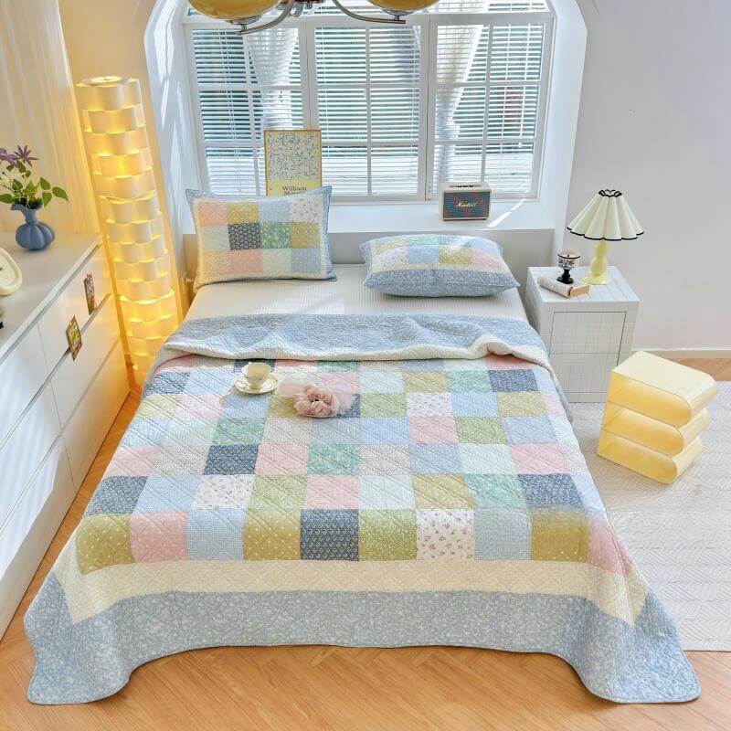 3-teiliges Garden Chic Luxus-Set mit Steppdecke und Kissenbezügen