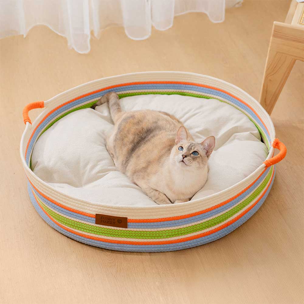 Handgefertigtes gestreiftes beruhigendes Katzenbett - Zeitloses Nest