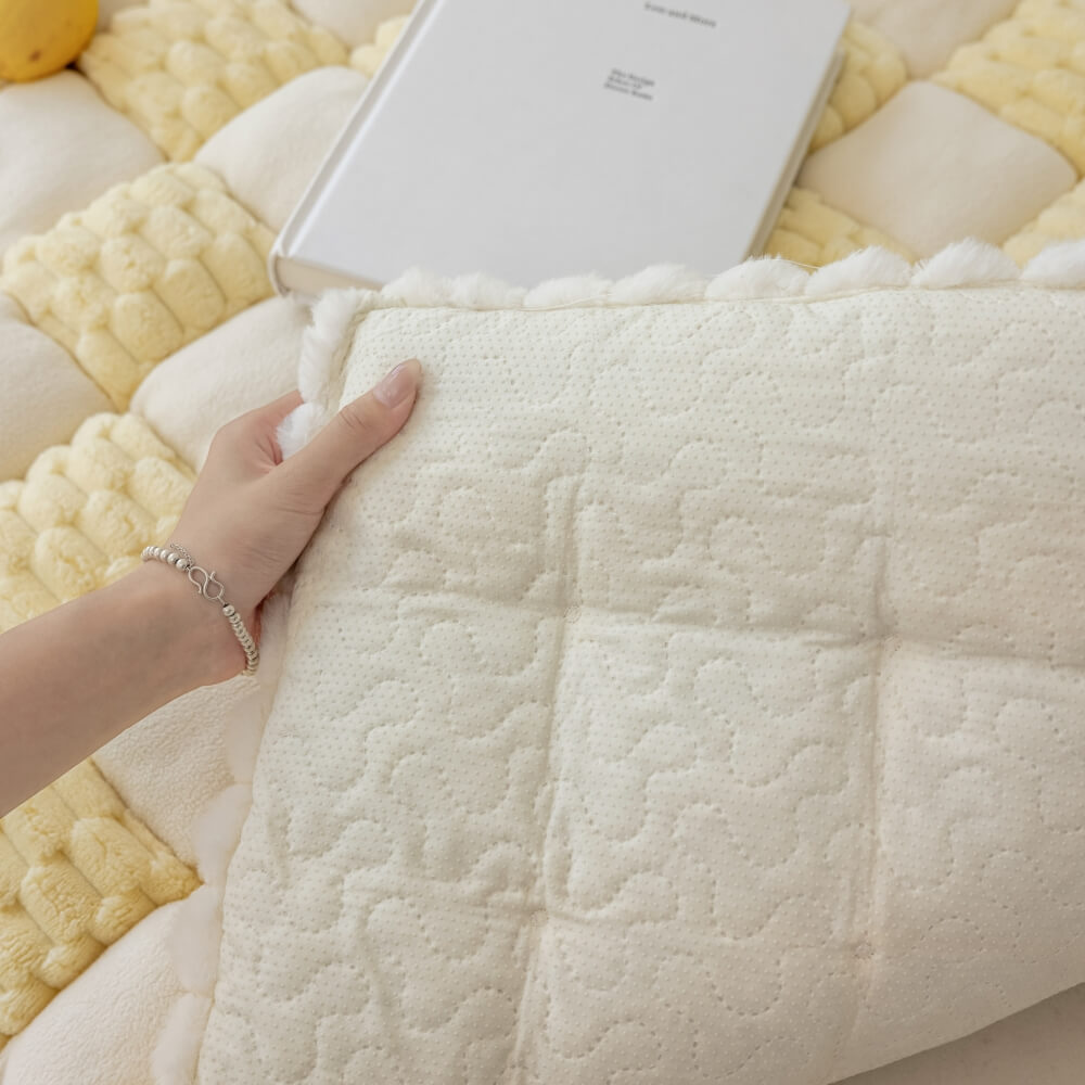 Handgefertigte Plüsch-Hundematte im Farbblock-Design – Rutschfester Sofaschutz