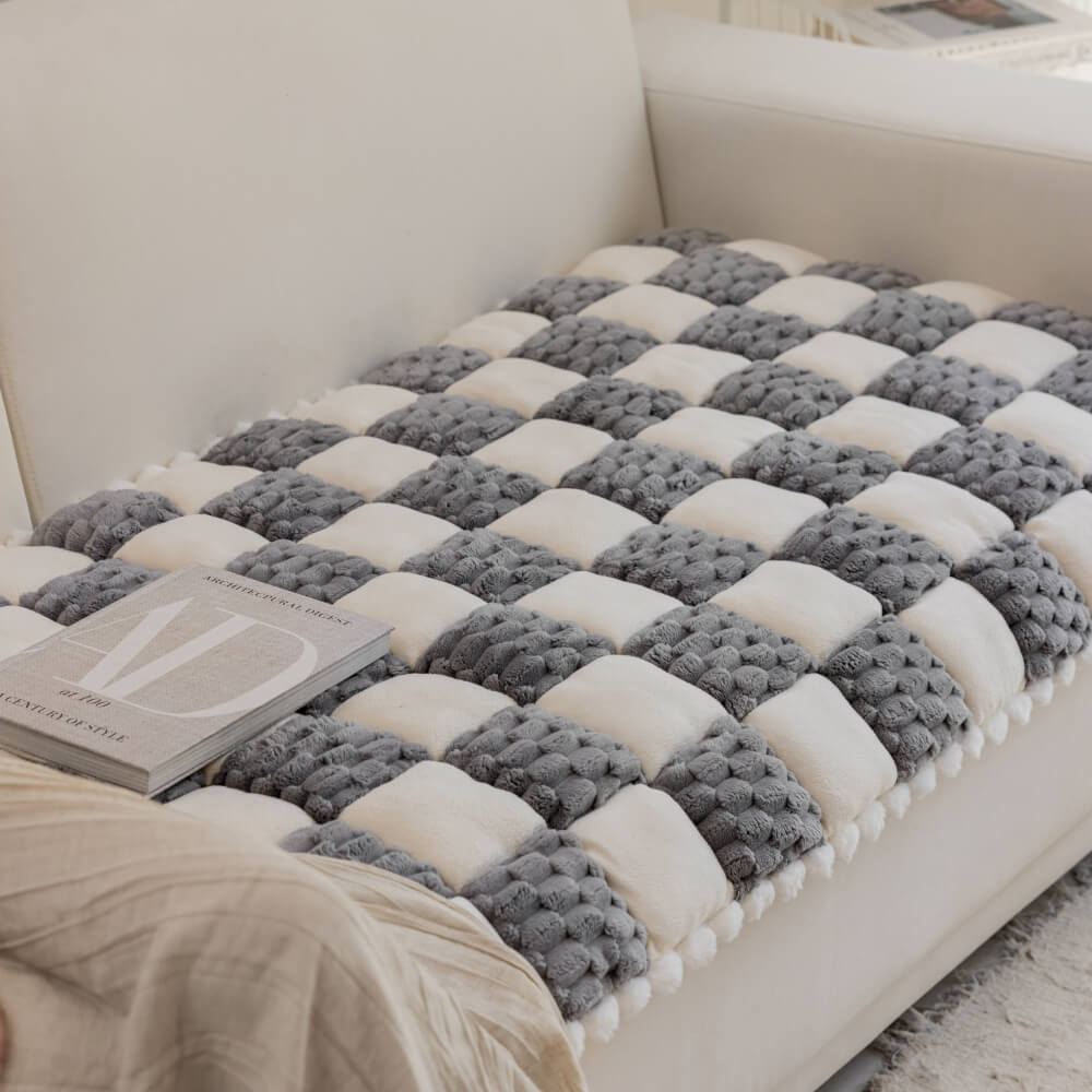 Handgefertigte Plüsch-Hundematte im Farbblock-Design – Rutschfester Sofaschutz