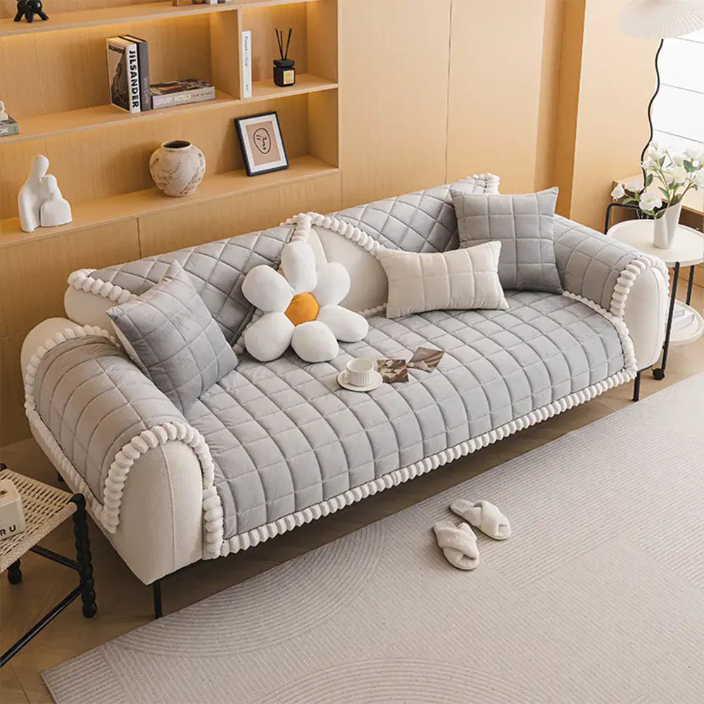 Quadratischer kurzer Plüsch einfacher Sofaschoner rutschfester Sofabezug
