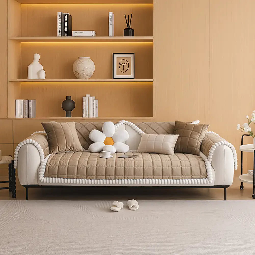 Quadratischer kurzer Plüsch einfacher Sofaschoner rutschfester Sofabezug