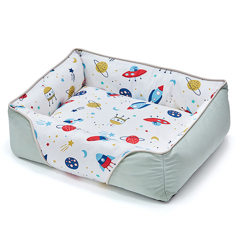 Weiches Hundebett mit Nackenschutz und Cartoon-Muster