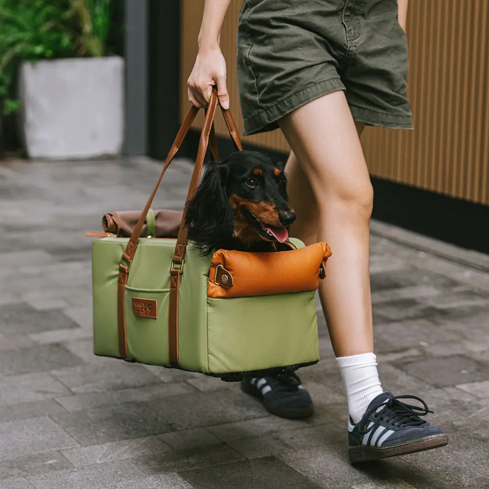 Deluxe Haustier-Autositz & Träger aus Kunstleder für die Mittelkonsole Urban Voyager