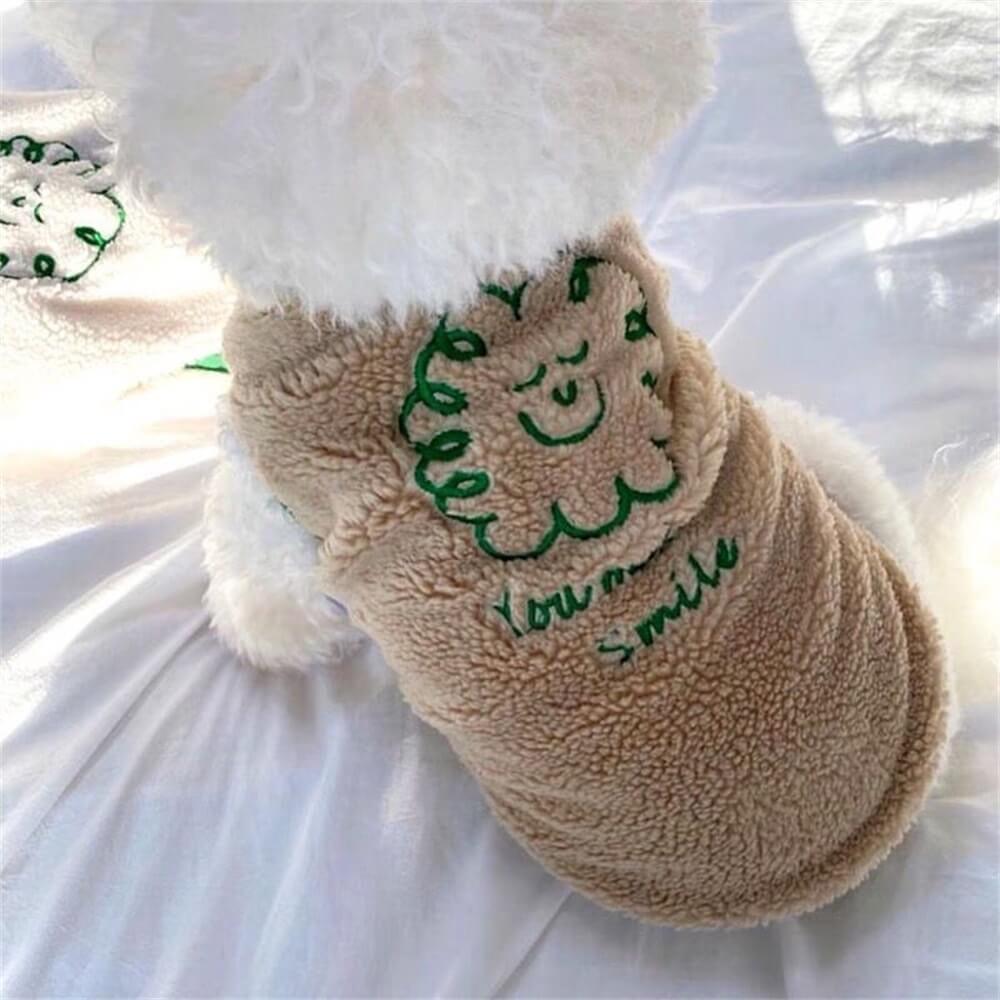 Fleece-Hundepullover mit Smile-Stickerei – weich und gemütlich für Wintertage