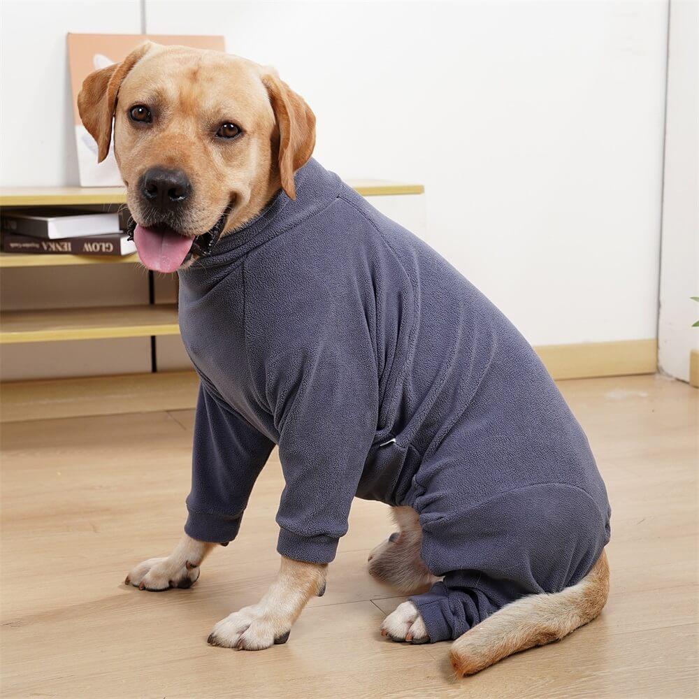 Kuscheliger Fleece-Hundepyjama – Perfekte Nachtwäsche für große Hunde