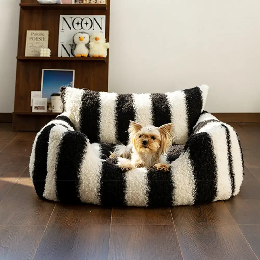 Weiches Hund- und Katzensofa aus schwarzer und weißer Faux-Lammwolle – Winter Klaviertasten