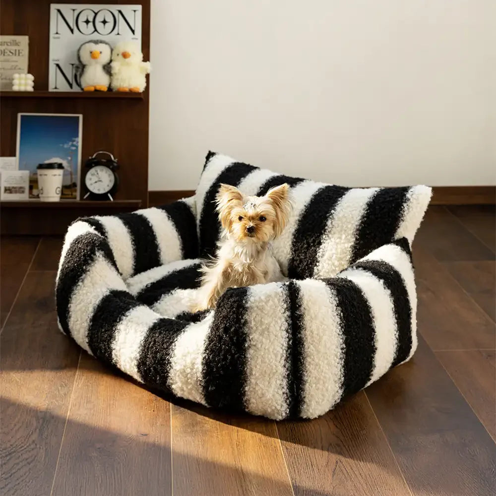 Weiches Hund- und Katzensofa aus schwarzer und weißer Faux-Lammwolle – Winter Klaviertasten
