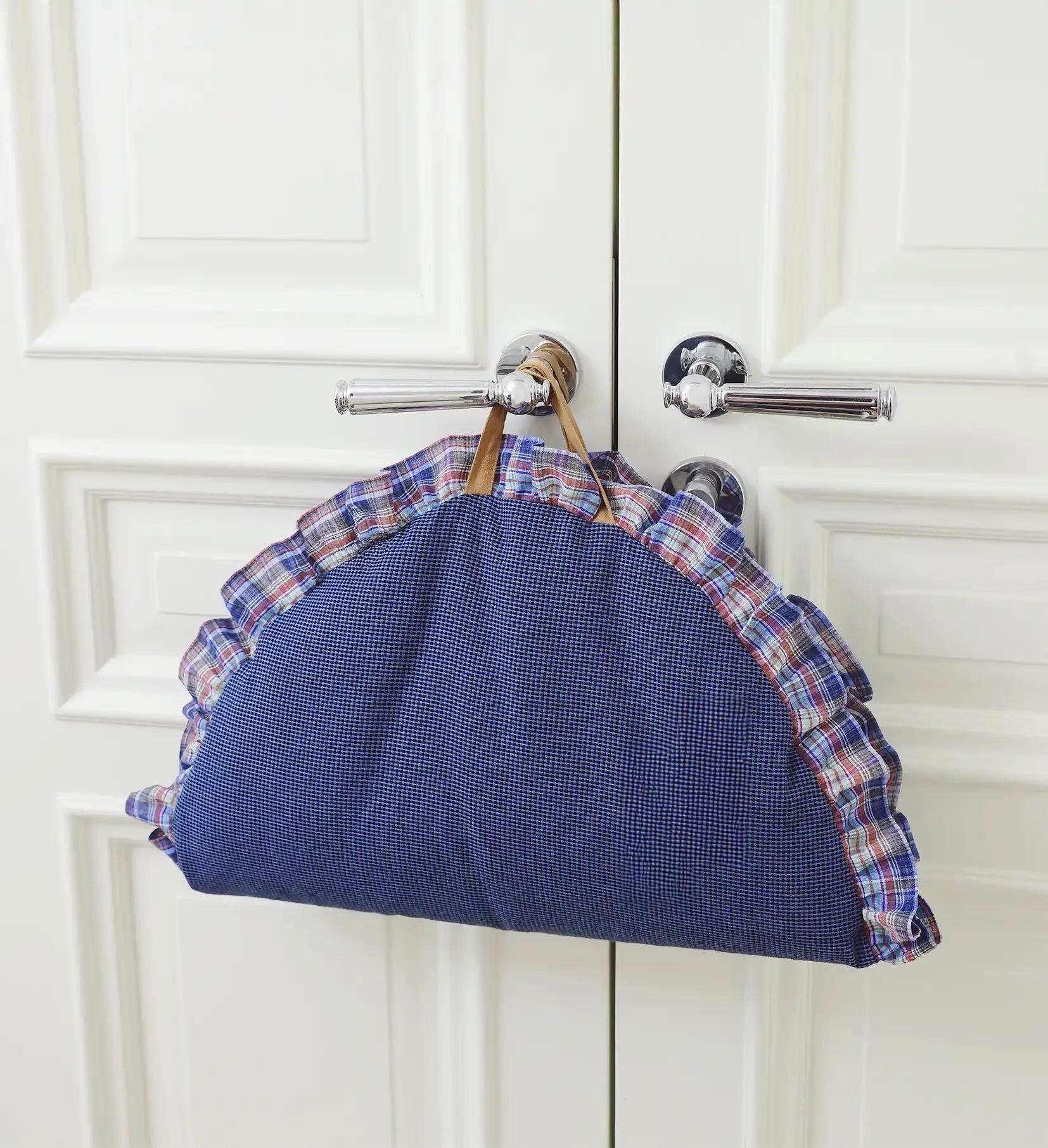 Landhausstil Karohundematte mit rutschfester Rundform - Großer Raum