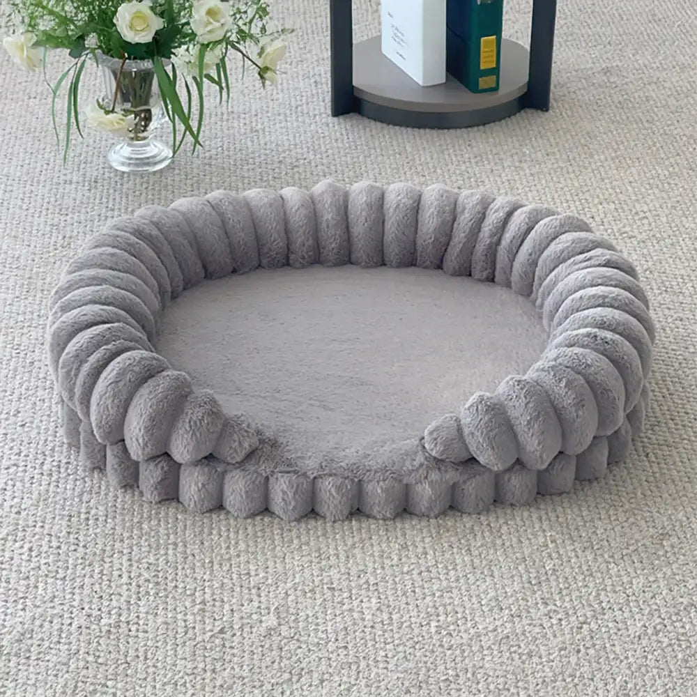 Fluffiges, dickes, warmes Hundesofa in ovaler Form – Beruhigend & komfortabel