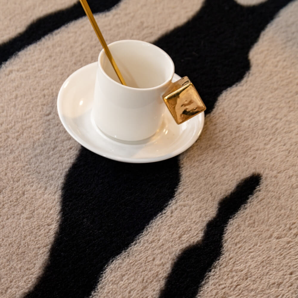 Luxuriöser Sofaschutz aus flauschigem Plüsch mit Zebra-Print Stilvoller Couchbezug