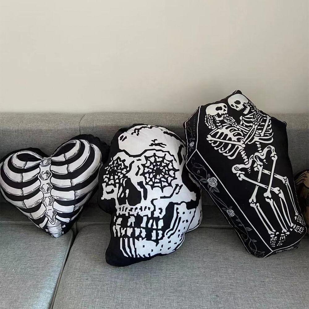 Dekokissen für das Sofa Gruseliger Geisterschädel in Halloween-Form