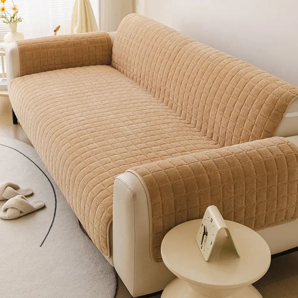 Einteilige, weiche, haustierfreundliche Kurzplüsch-Sofaschonhülle, rutschfest