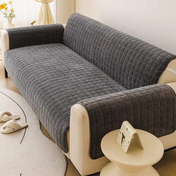 Einteilige, weiche, haustierfreundliche Kurzplüsch-Sofaschonhülle, rutschfest