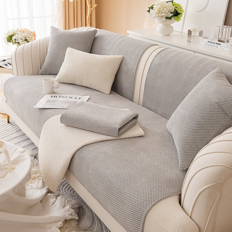 Einfacher, einfarbiger Plüsch-Möbelschutz für Sofas