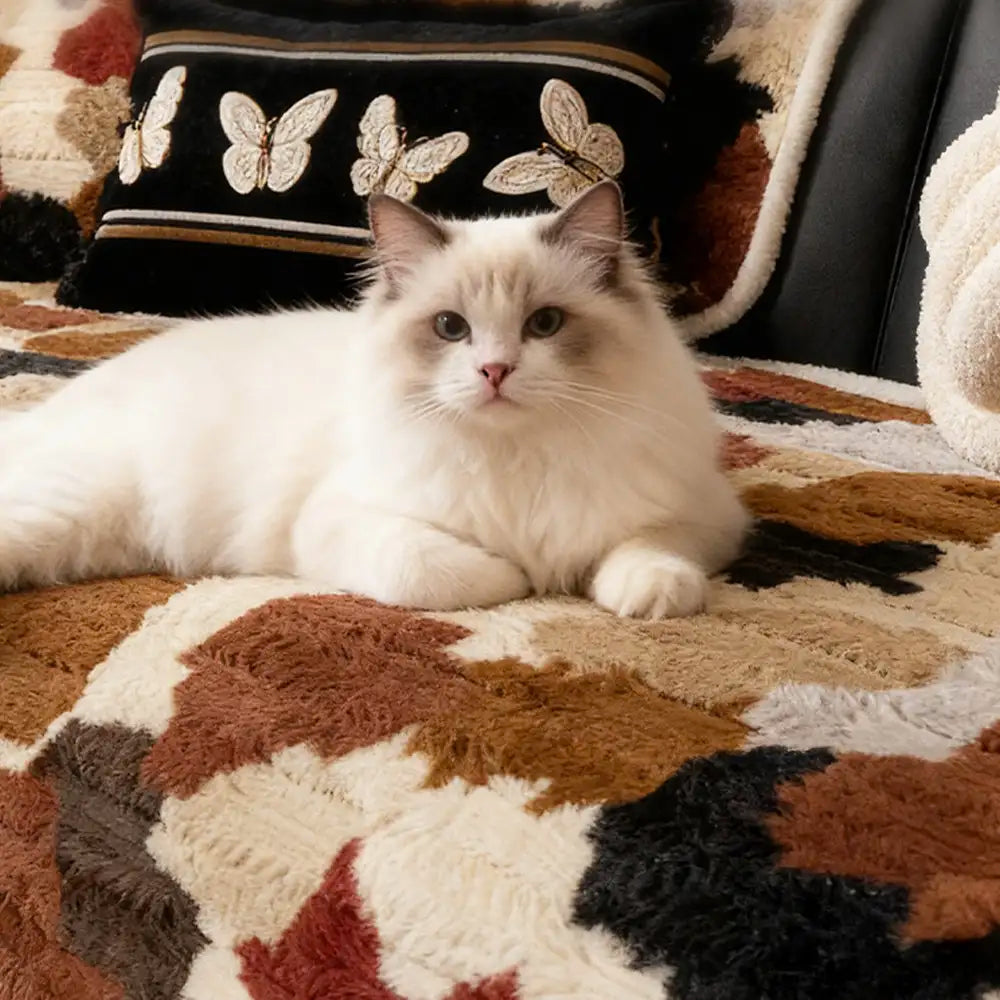 Modischer Sofabezug aus Kunstkaninchenfell mit Farbblock-Design, rutschfest und unregelmäßig geformt