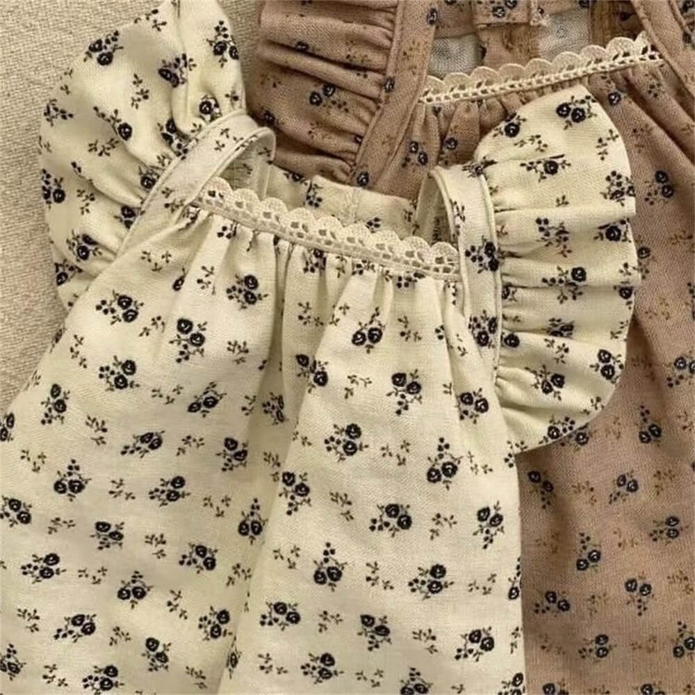 Bezauberndes Hundekleid mit Vintage-Blumenmuster – Perfekt für stilvolle Ausflüge