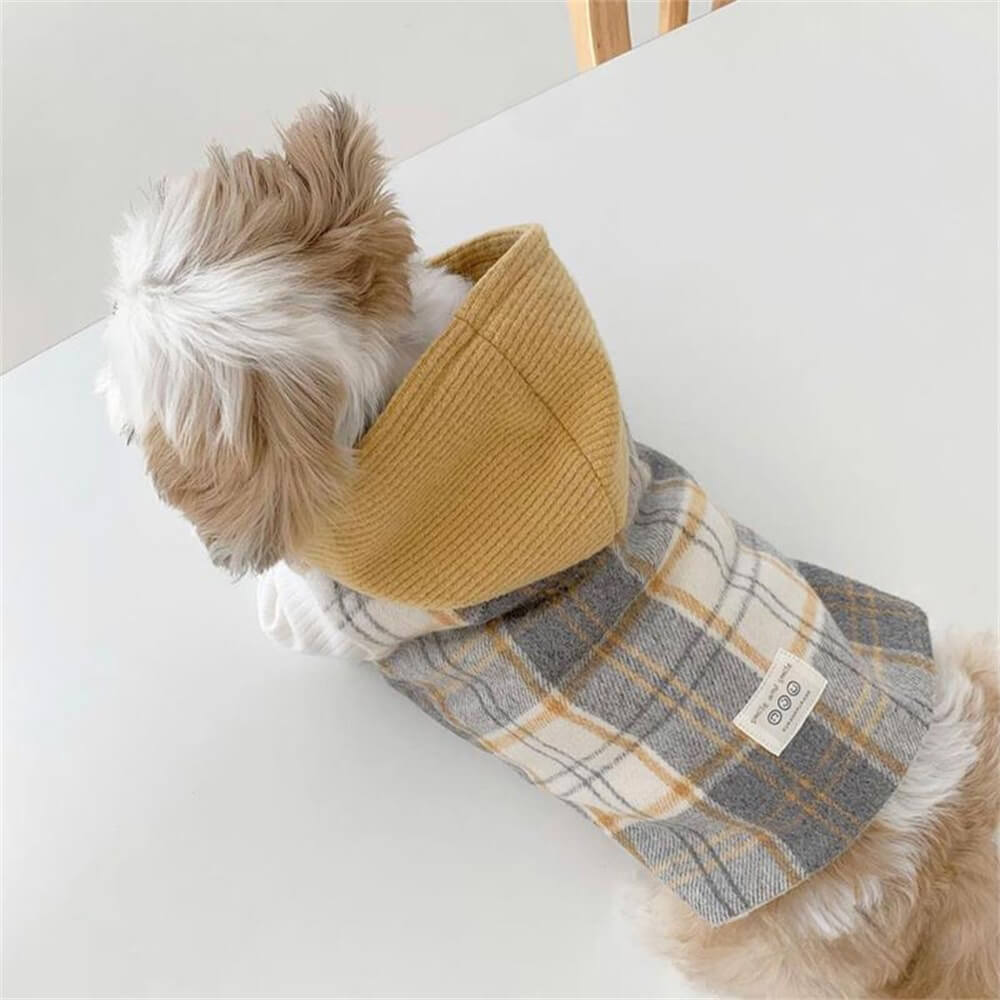 Gemütlicher karierter Hunde-Kapuzenpullover - Perfekt für kühle Tage