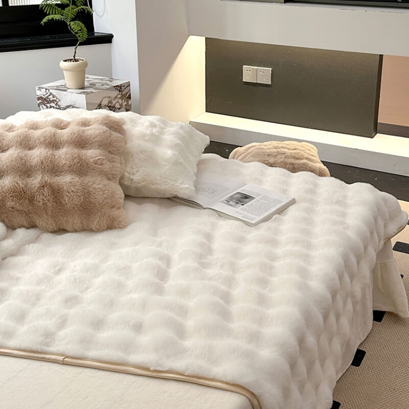 Housse de matelas antidérapante de luxe en fausse fourrure de lapin